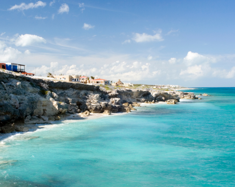 isla mujeres coastline in Mexico