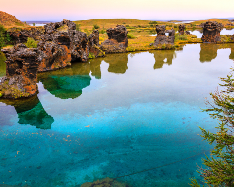 Acque turchesi del lago Myvatn