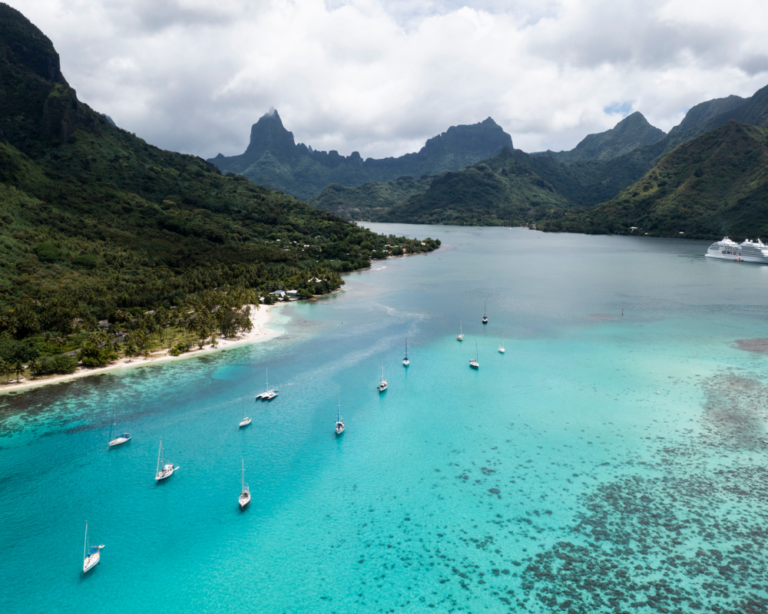 acque turchesi della polinesia francese