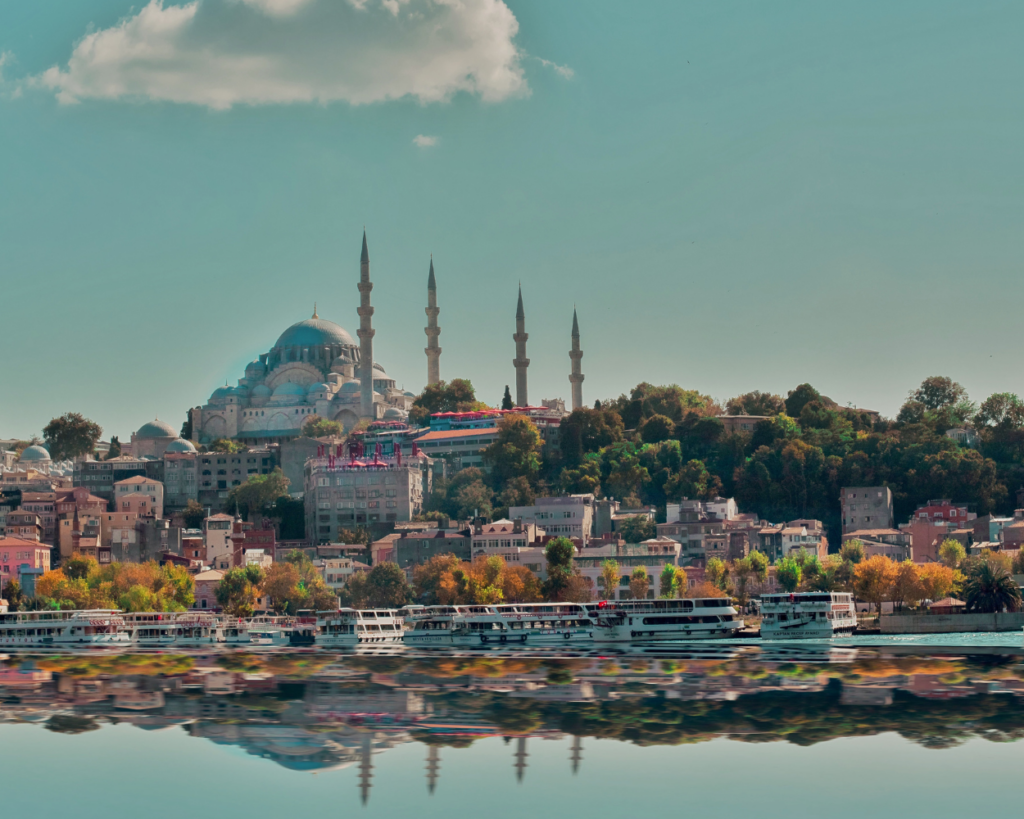 moschea di ortakoy sul bosforo a istanbul