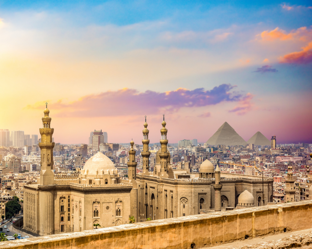 vista sul Cairo e le piramidi