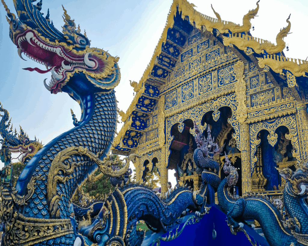 wat rong suea ten chiang mai